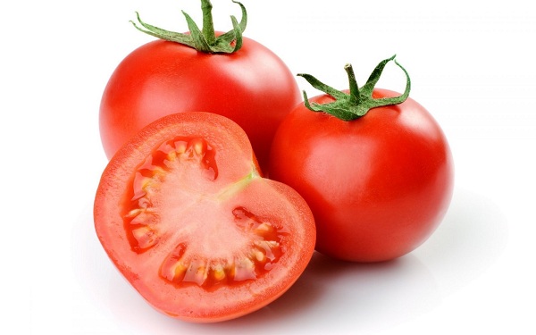Cách tẩy lông chân bằng cà chua