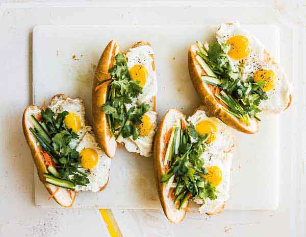 Cách ăn bánh mì trứng không sợ béo