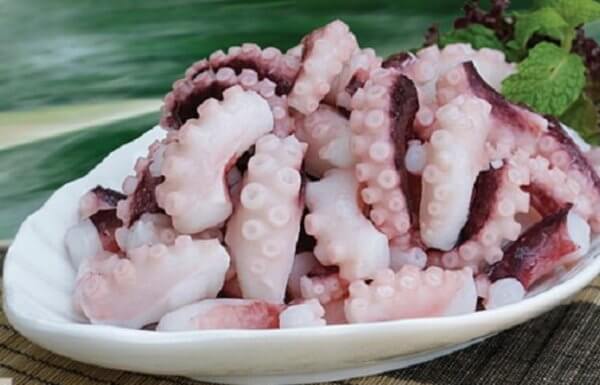 ăn bạch tuộc có béo không, 1 viên bánh bạch tuộc Takoyaki bao nhiêu calo, trong, có mập không, râu, 100g, 100gr, hấp, luộc, xào, nướng